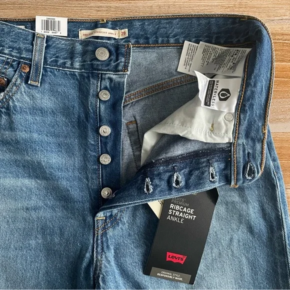 Levi's High Rise Women Jeans - Blue - Picture 4 of 10